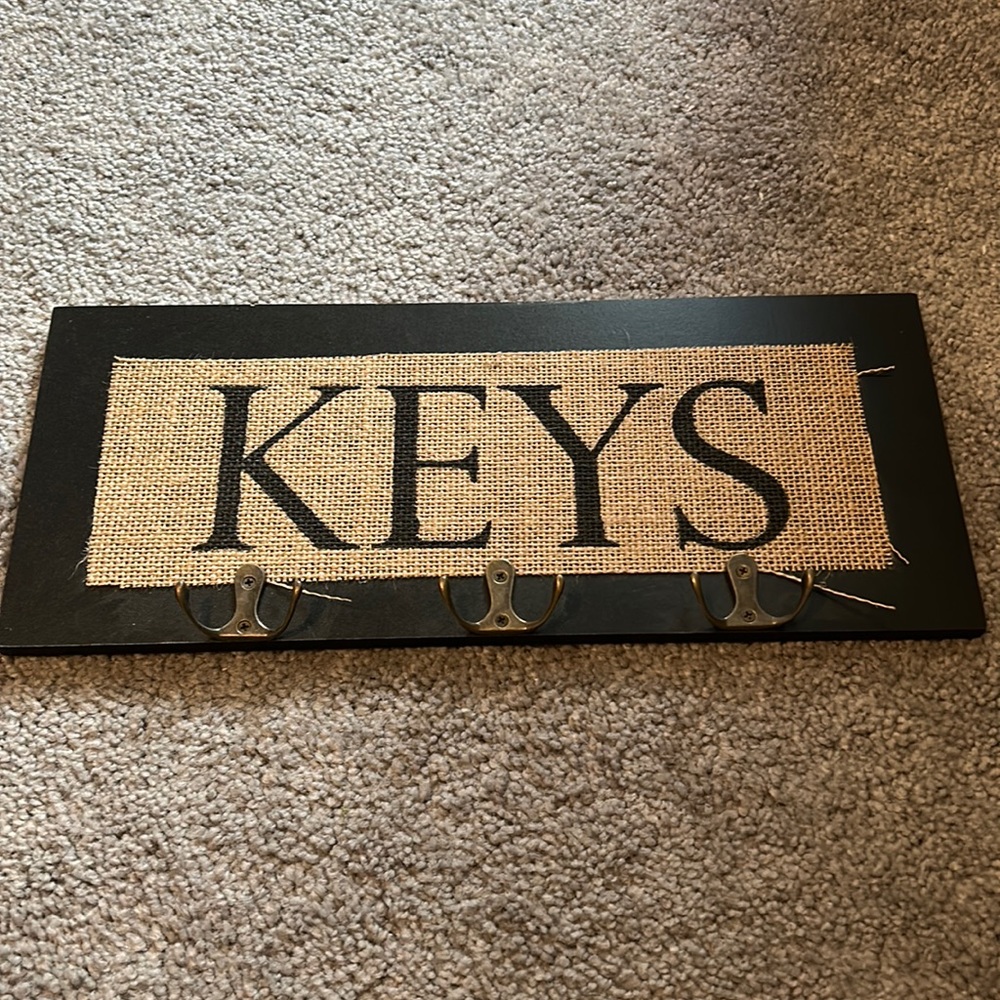 Farmhouse “Keys” Sign